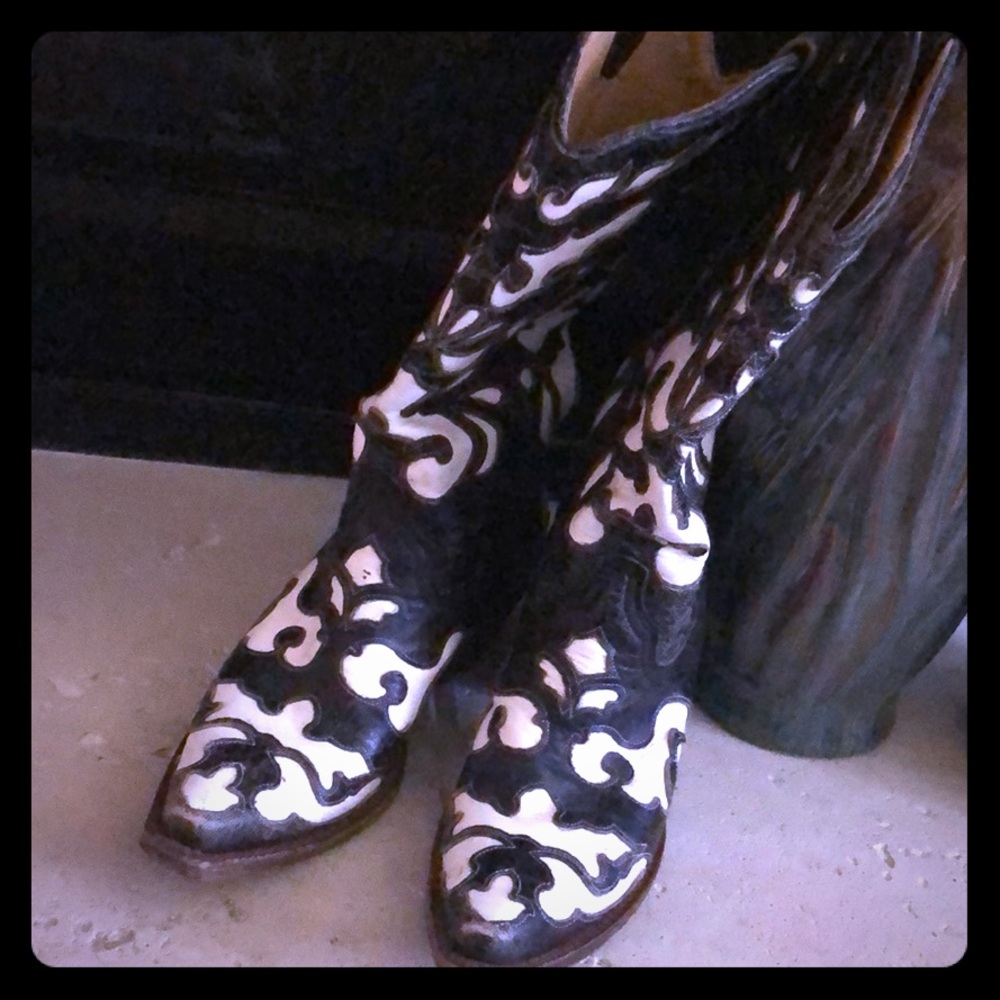 Corral boots